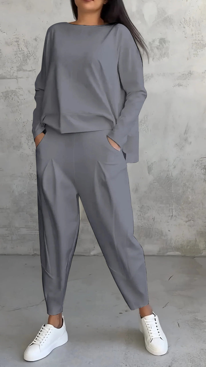 Donna™ - Comfortable Set with Crew Neck
