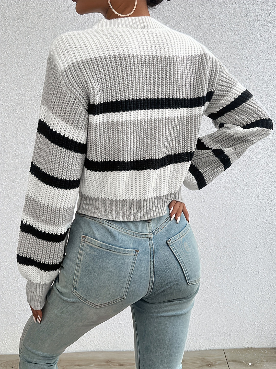 Kelly - Elegant Striped Sweater