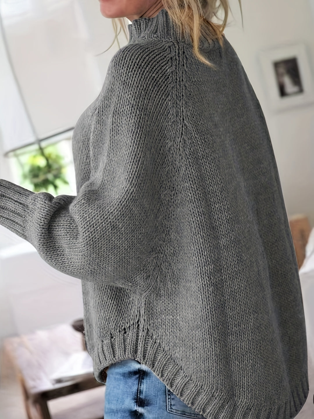 Janelle - Cozy Vintage Cable Knit Sweater