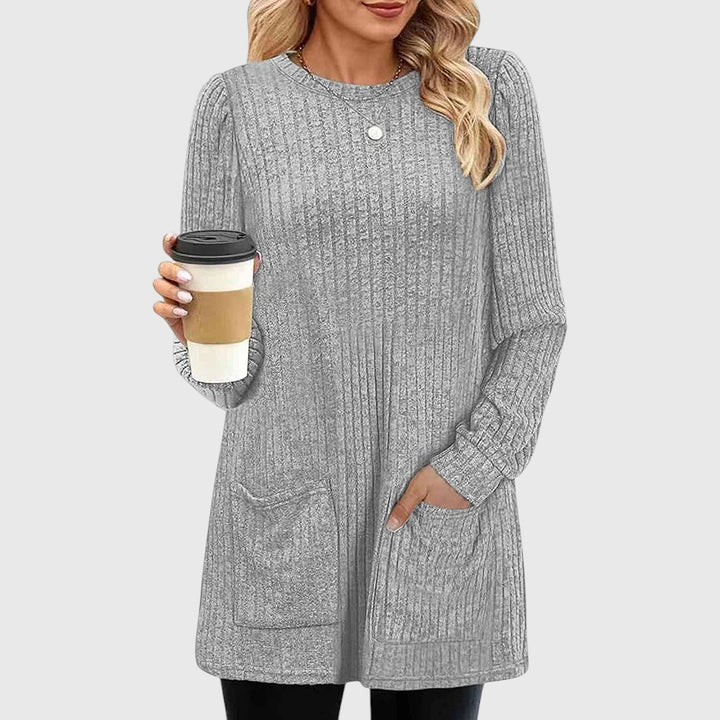 Meg - Oversized round neck jumper for women