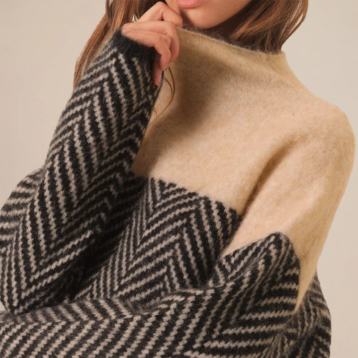 Tania - Premium Turtleneck