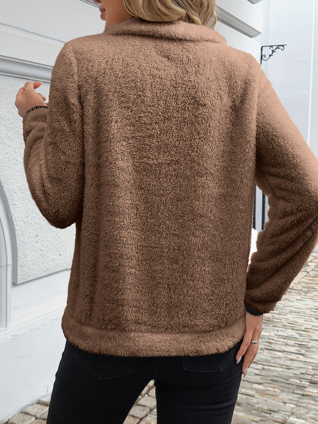 Noeline - Elegant Jumper with Zip and Pockets