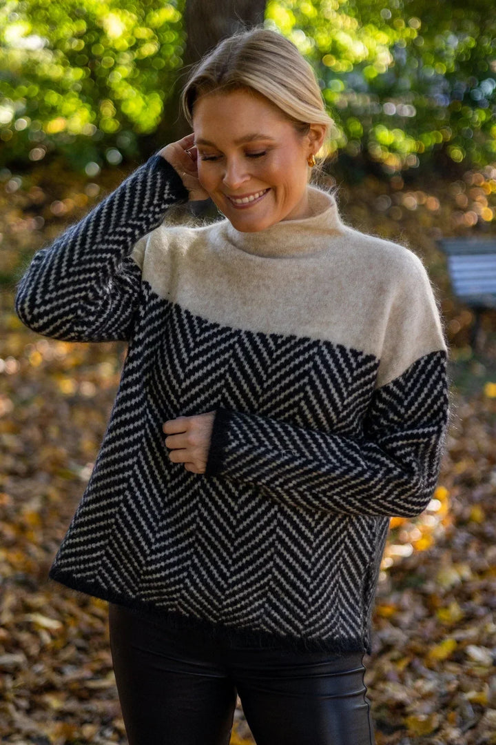 Tania - Premium Turtleneck