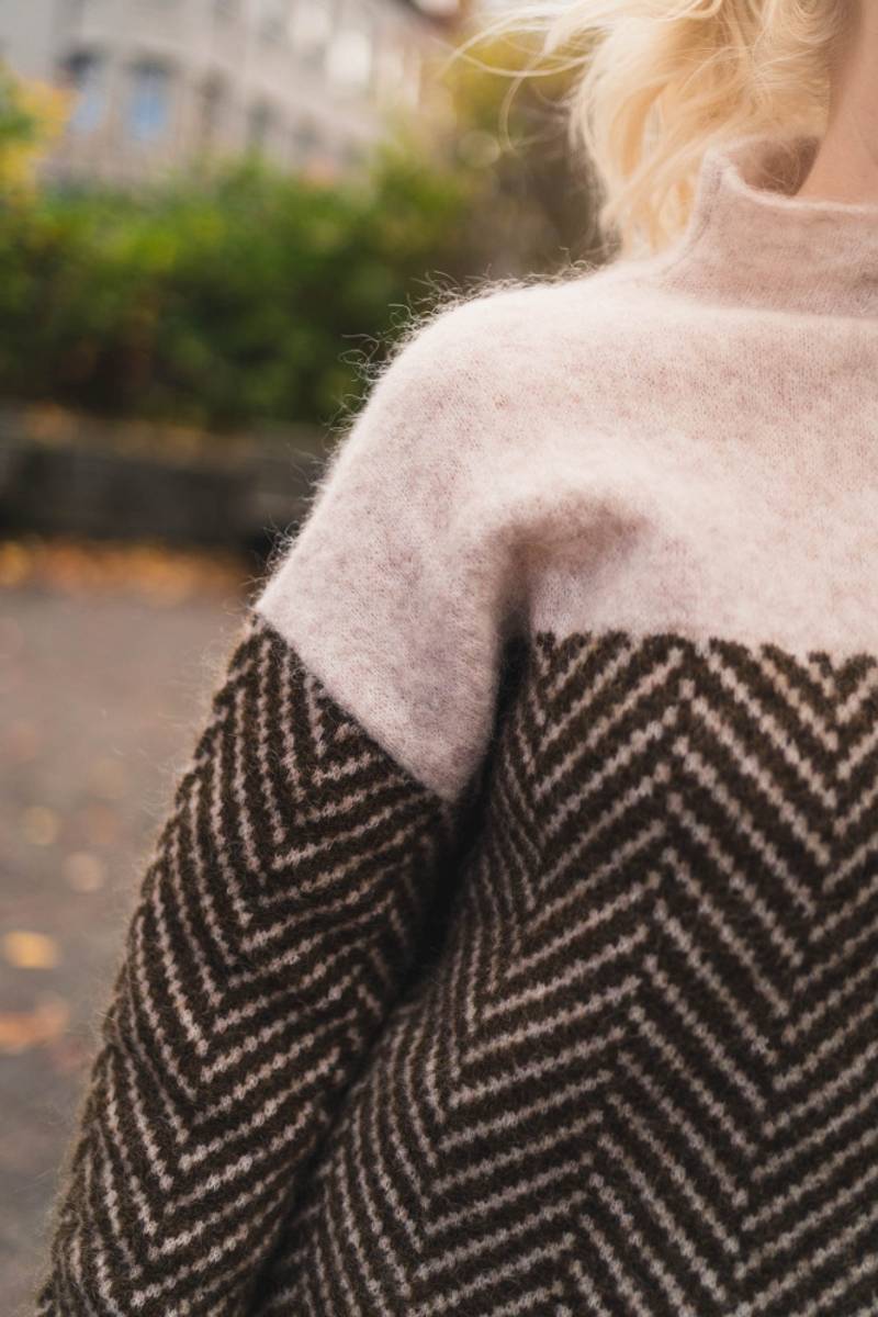 Tania - Premium Turtleneck